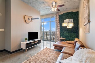 1510 Demonbreun St, Unit 706 in Nashville, TN - Building Photo - Building Photo