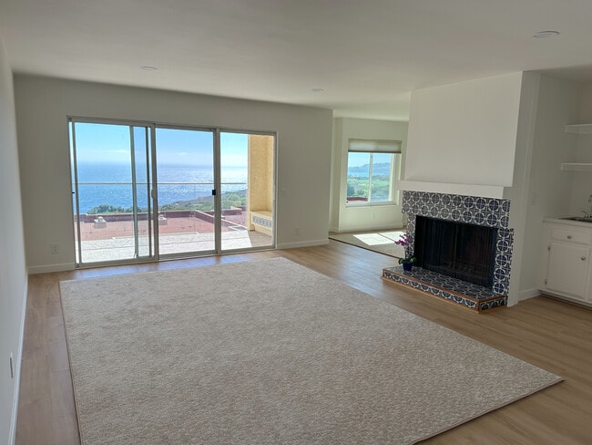 property at 3200 La Rotonda Dr