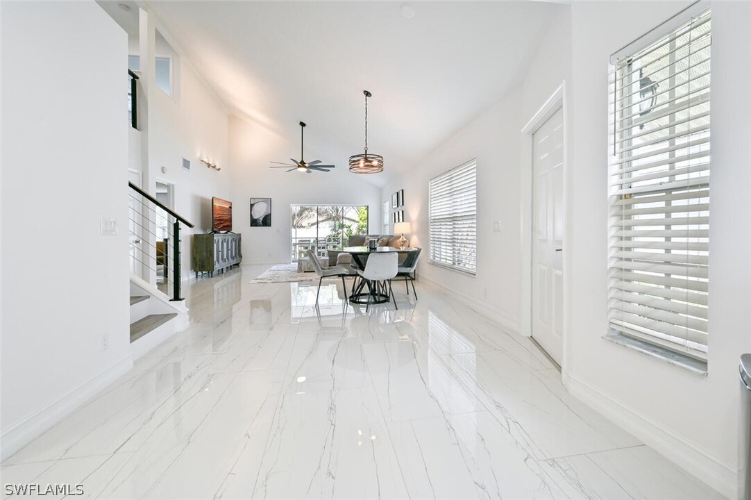 3181 Carriage Cir in Naples, FL - Building Photo