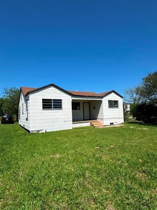 1649 19th St in Port Arthur, TX - Building Photo