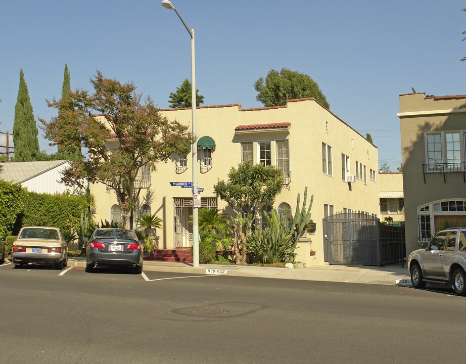 1338 N Gardner St in Los Angeles, CA - Building Photo