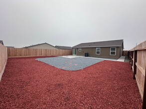 1167 Billingsley St in Hanford, CA - Building Photo - Building Photo