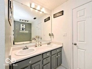 10267 Blue Sky Dr in Avon, IN - Building Photo - Building Photo