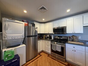 21 Ashland St, Unit #2 in Malden, MA - Building Photo - Building Photo