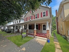 1018 Baldwin St in Williamsport, PA - Building Photo