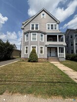 69 Kimball Dr in New Britain, CT - Building Photo