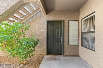 9600 N 96th St in Scottsdale, AZ - Foto de edificio - Building Photo