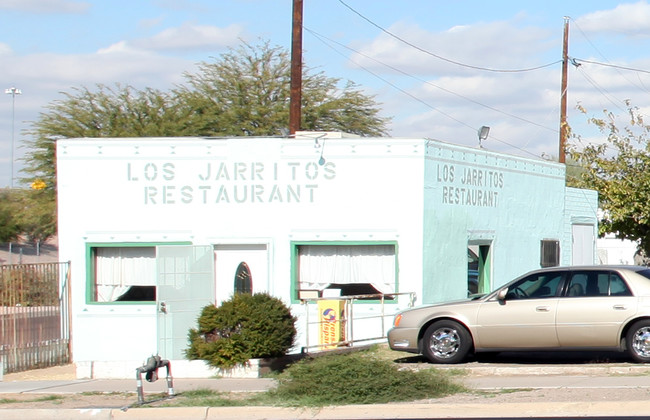 4630 E Van Buren in Phoenix, AZ - Building Photo - Building Photo