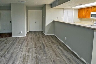 5801 Marvin Loving Dr in Garland, TX - Building Photo - Building Photo