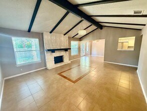 12102 Grey Fawn Path in Austin, TX - Building Photo - Building Photo