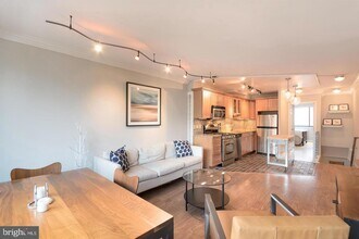 1245 13th St NW, Unit 301 in Washington, DC - Building Photo - Building Photo