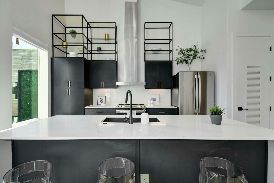 Botanica Oak Hills in San Antonio, TX - Building Photo