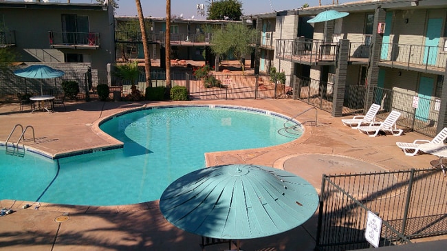 1940 W University Dr, Unit 105 in Mesa, AZ - Building Photo - Building Photo