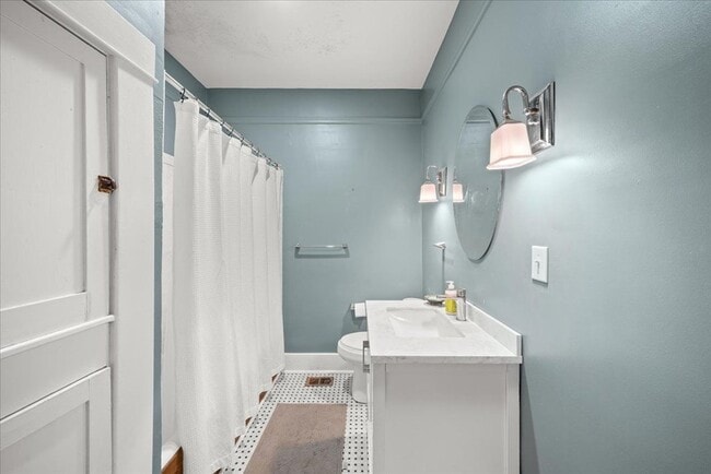 1104 N 8th Ave in Laurel, MS - Foto de edificio - Building Photo