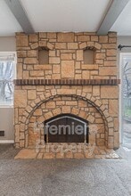 1331 SW Horizon Dr in Blue Springs, MO - Building Photo - Building Photo