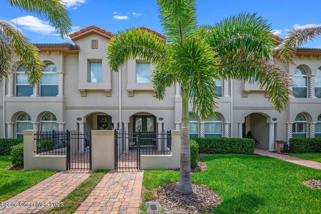 2240 Enjoya Ln in Melbourne, FL - Building Photo