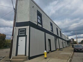 621 Johnston St in Akron, OH - Building Photo