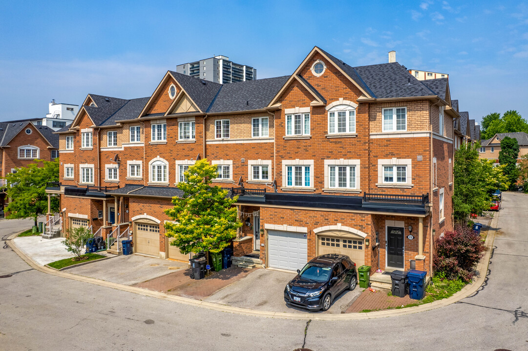 Elphick Ln in Toronto, ON - Building Photo