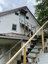 153 McDowell Ave in Steubenville, OH - Building Photo