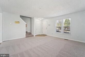 11 Gemstone Ct in Woodlawn, MD - Building Photo - Building Photo