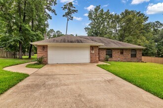 1841 Rollingwood Dr in Huntsville, TX - Building Photo - Building Photo