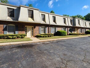 Royal Springs Apartments in Athens, GA - Building Photo - Building Photo