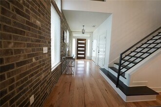 1008 Totis Rd in Austin, TX - Building Photo - Building Photo