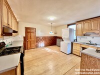 234 Cypress St, Unit 2 in Brookline, MA - Building Photo - Building Photo