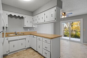 3192 Cleveland Ave N-Unit -Unit 3192 in Arden Hills, MN - Building Photo - Building Photo