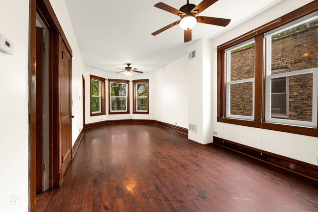 5115 W Pensacola Ave in Chicago, IL - Building Photo - Building Photo