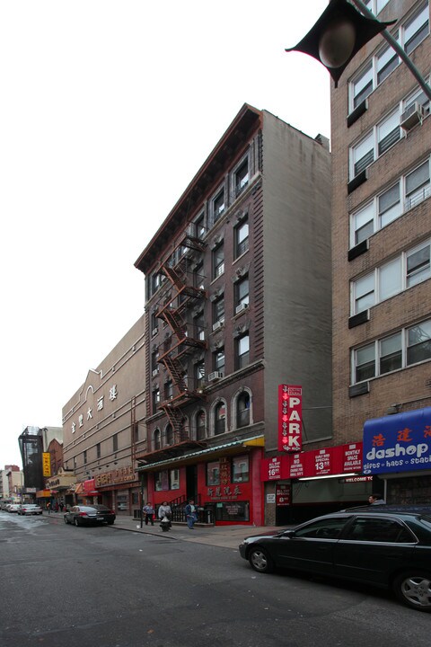 10-12 Elizabeth St in New York, NY - Foto de edificio