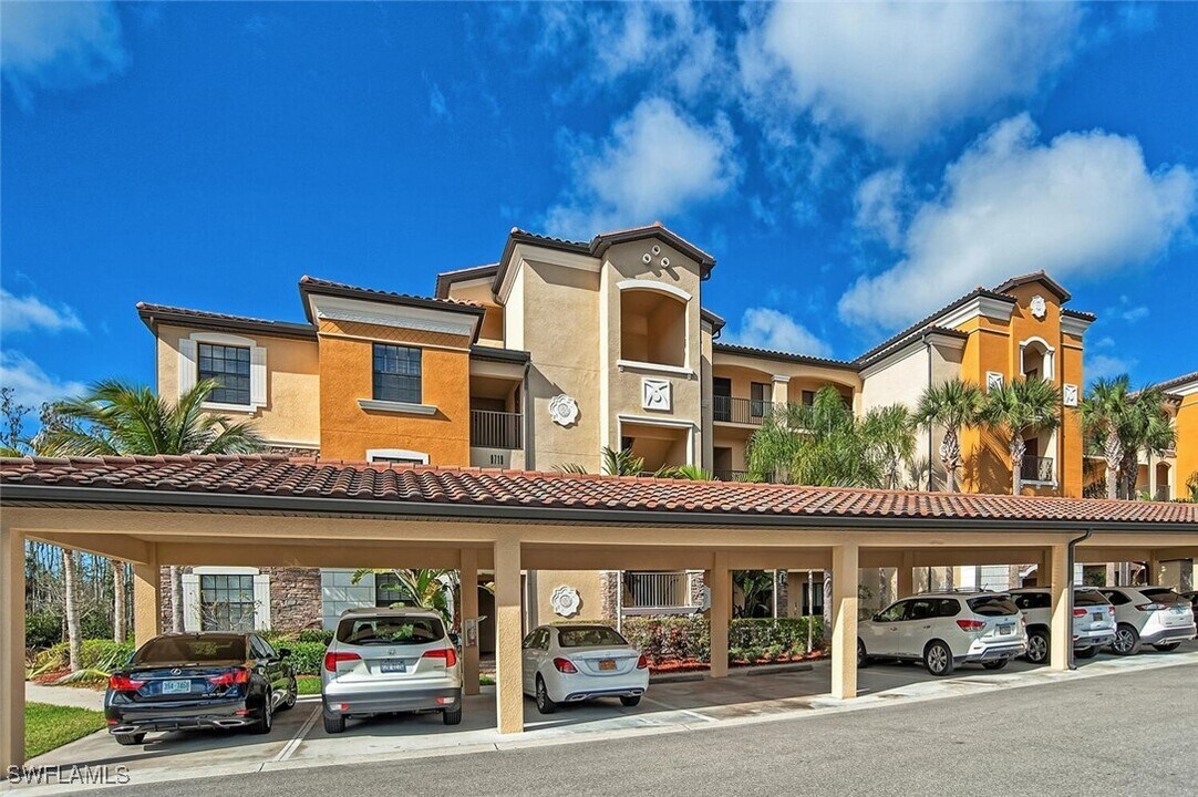 9719 Acqua Ct in Naples, FL - Building Photo