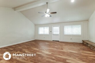 2127 Round Wind Trail in Crosby, TX - Foto de edificio - Building Photo