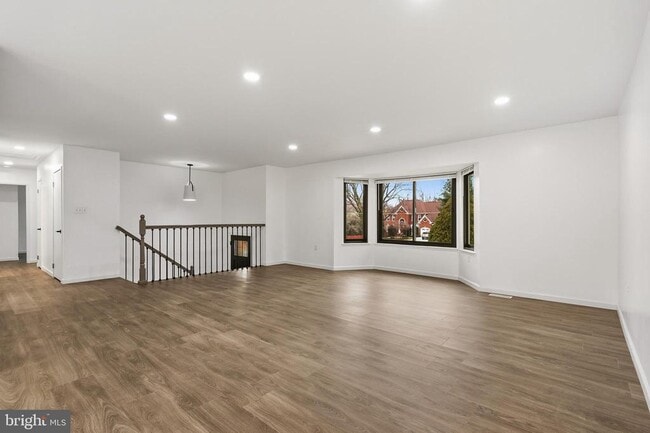 2146 Woodford Rd in Vienna, VA - Building Photo - Building Photo