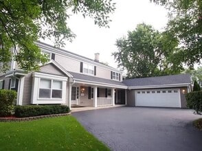 17680 Green Isle Ct in Brookfield, WI - Building Photo - Building Photo