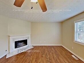 3794 Cherokee Overlook Dr in Canton, GA - Foto de edificio - Building Photo