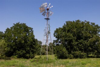 3225 Terrier Hill Ln in Brenham, TX - Building Photo - Building Photo