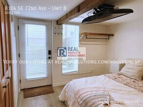 8104 SE 72nd Ave in Portland, OR - Building Photo - Building Photo