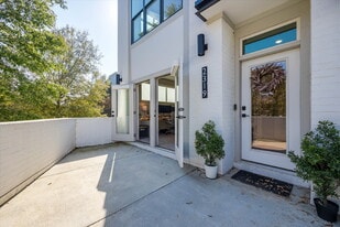 2319 Wesley Village Rd in Charlotte, NC - Building Photo
