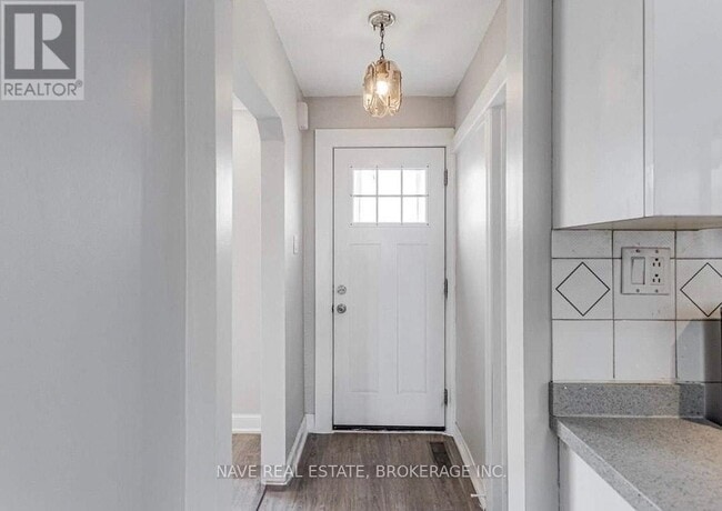 19 Westchester Rd in Toronto, ON - Building Photo - Building Photo