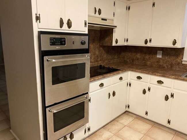 135 Ayers Dr in Jackson, TN - Building Photo - Building Photo