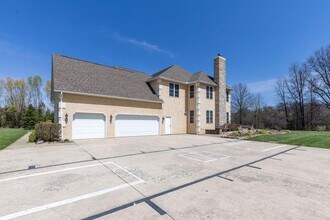 100 Bermuda Dr in Johnstown, OH - Building Photo - Building Photo
