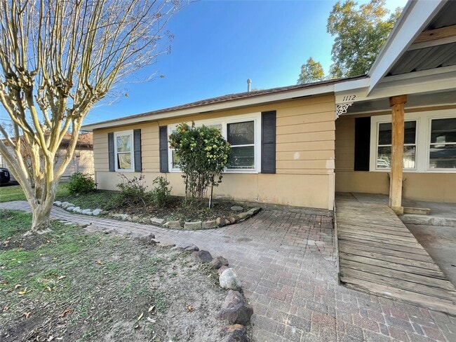 property at 1112 Southampton Dr