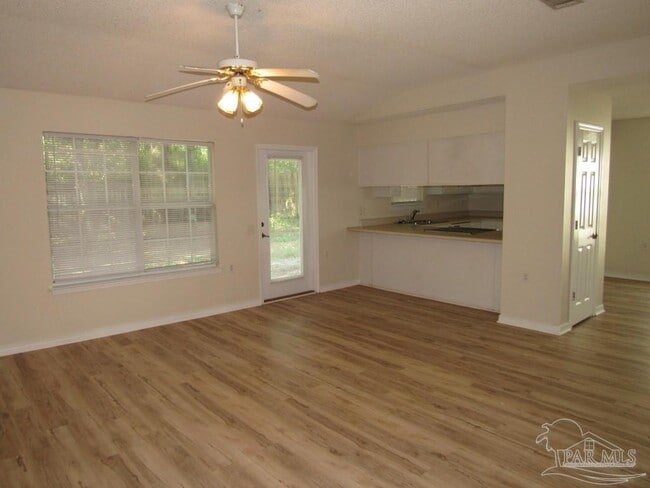 10156 Crest Ridge Dr in Pensacola, FL - Building Photo - Building Photo