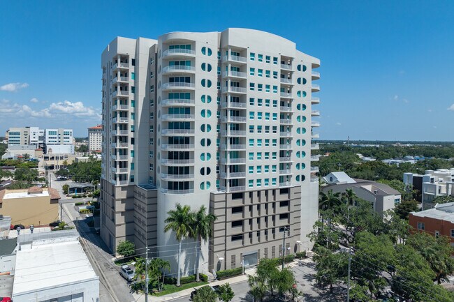 Rivo at Ringling in Sarasota, FL - Foto de edificio - Building Photo