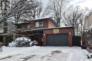 48 Cumberland Dr in Mississauga, ON - Building Photo