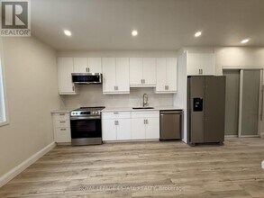 67 Wayland Ave in Toronto, ON - Building Photo - Building Photo