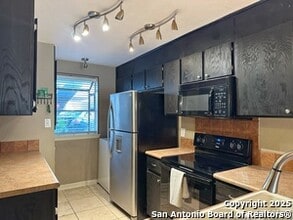 11815 Vance Jackson Rd in San Antonio, TX - Building Photo - Building Photo