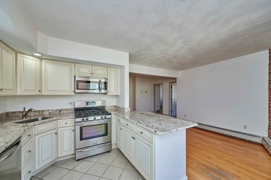 75 Summer St in Salem, MA - Building Photo