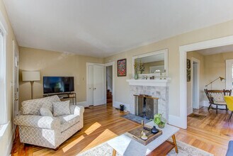 2243 Woolsey St in Berkeley, CA - Building Photo - Building Photo